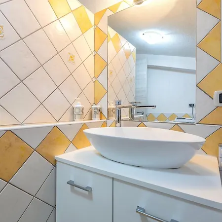 Penthouse Di Charme In Borgo Vicino Appartamento Nulvi